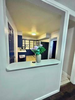 Spacious 4BR Home 2 Kitchens Sleeps 8 - 7