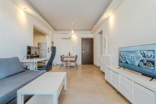 Sea Breeze Larnaca - Larnaca - 8