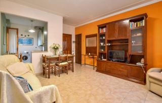 Cozy Apartment In Viareggio With Wifi - 8
