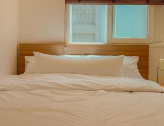 5-minute walk to Cheongdam Station,close to Gangnam and COEX, accommodates 5 people,20 minutes to Itaewon - 1