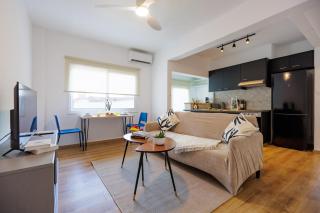 Bright Central Limassol Apartment near the Beach by The Front Desk - 0