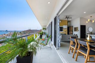 Penthouse Gardenias | 3BR/2.5BA | Ocean View Balcony - 7