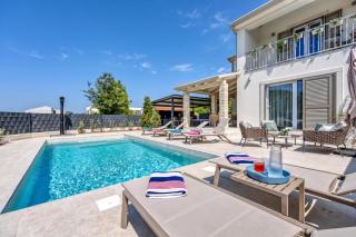 Villa Aria with heated Pool and Whirlpool - Happy Rentals - 9