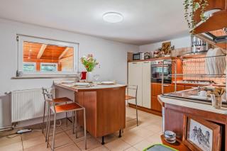 Family Retreat near Zagreb with Pool & Garden - Happy Rentals - 3