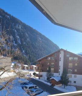 FamyLove Leukerbad - Familienferien mit Bergpanorama, Therme & Torrentbahn zu Fuss - 4