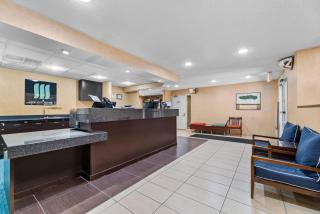 MainStay Suites Appleton Airport - Fox River Mall Area - 4