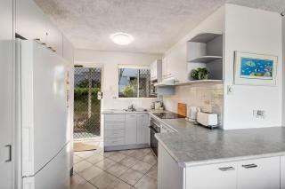 Shoreline Villa Unit 2 - 5