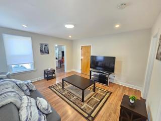 Two Bedroom Apartment with Parking 5 to 10 Min to PATH for NYC - 4