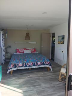 Blue Moon - Papamoa beach Bohemian retreat - 5