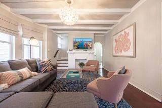 Speakeasy Hot tub 1920s Family Beach Home - 1
