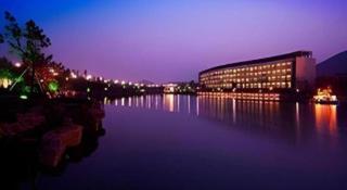 New Century Hotel Zaozhuang Fengming - 8