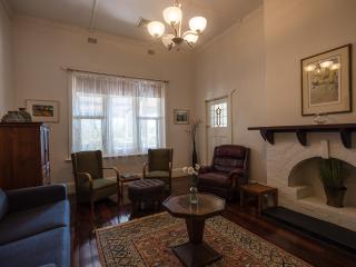 Hope House – 1900 Stone Villa - 8