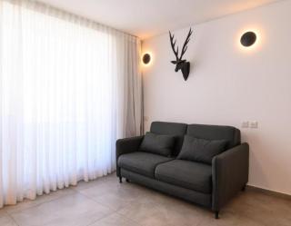 sea side של רשת Stay - דירת סטודיו יוקרתית עם נוף לים ובריכה מחוממת דקה מהחוף - 3