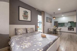 Blue Horizon Studio Saigon Royal Hana Apart - 9