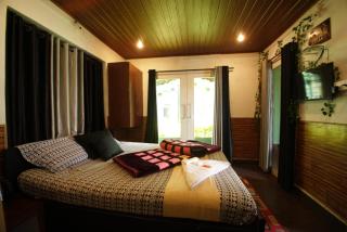 The Chill Inn ''Families Only'' By Green Leaves - 6