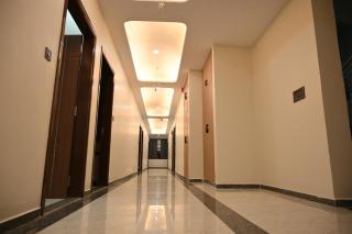 Hotel Cozzy Inn - 8