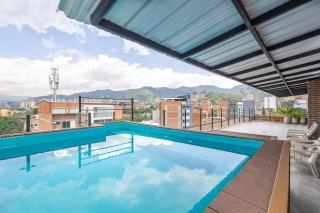 4300 sqft Luxury Penthouse with Stunning Views - 4