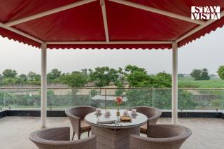 StayVista at Sunrise Manor With Pool Jacuzzi And Kids Retreat - 7