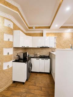 Kutaisi Modern Apartment Historic Centre - 4