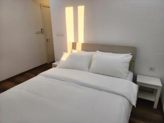 Comfortable 3B Apartment - 8