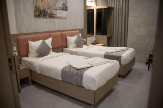 Hotel Emirest - 1