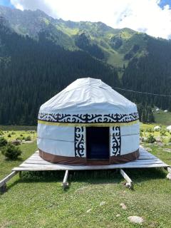 Kerben Yurt Camp Arashan - 8