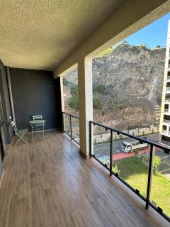 Bright 6th Floor Apartment Pool & Mountain View - 7