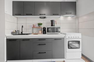 Central Cozy 3BR with Balcony & Free Parking - Bucarest - 9