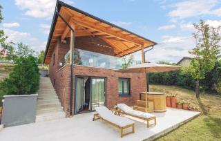 Beautiful Home In Zagreb With Wifi - 8
