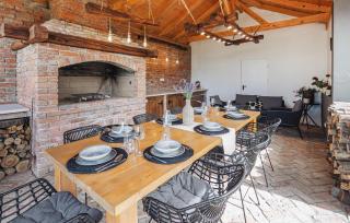 Beautiful Home In Zagreb With Wifi - 3