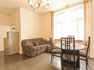Apartment Große Ferienwohnung in Fünfhaus mit Garten by Interhome - 9