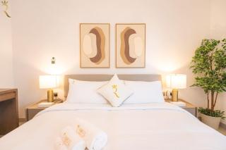 Modern Yas Island - Stylish Studio Luxe Retreat - 9