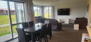 Geraldine Gem - New 1 Bedroom Executive Home - 4
