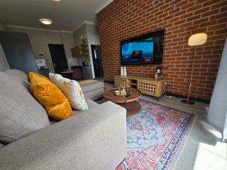 Waterfalls Rest - Spacious 1 bed apartment Midrand - 6