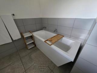 Waterfalls Rest - Spacious 1 bed apartment Midrand - 3