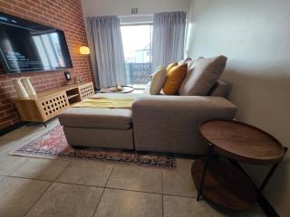 Waterfalls Rest - Spacious 1 bed apartment Midrand - 1
