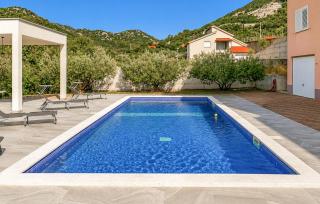 6 Bedroom Gorgeous Apartment In Vrgorac - 4