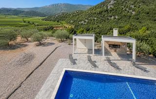 6 Bedroom Gorgeous Apartment In Vrgorac - 3