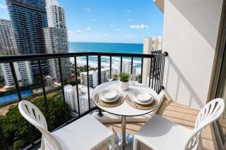 Level 20 King Bed Suite with Ocean Views - 0
