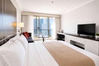 Level 20 King Bed Suite with Ocean Views - 9