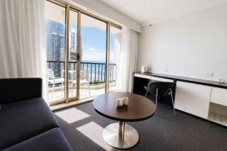 Level 20 King Bed Suite with Ocean Views - 6