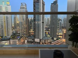 Studio with City Skyline and Marina View and Large Balcony- Fabulous Pool - 6