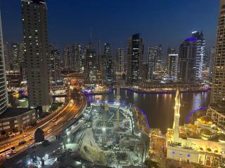 Studio with City Skyline and Marina View and Large Balcony- Fabulous Pool - 5