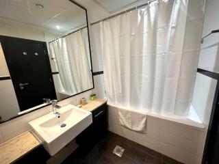 Studio with City Skyline and Marina View and Large Balcony- Fabulous Pool - 6