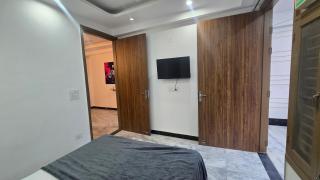Saket homestays ignou road serviced apartment - 1