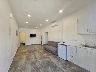 Stylish Apts near the center! - 1