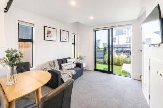 Cute & Stylish Loft- Affordable City Stay - 9