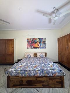 Modern 4 BHK - 9