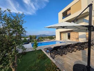 Villa Fami by DuBooker - 0