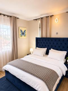 Milpark Executive Suite- Ntinda Premium 1BR APT - 4